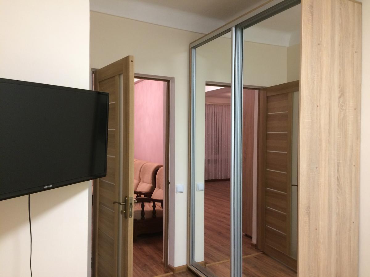Apartments Печерск 基輔 外观 照片